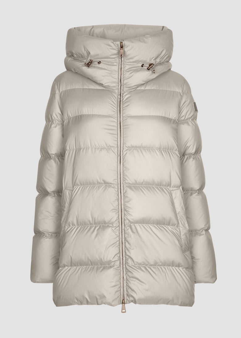 long jacket made of ultralight cocoon nylon with adjustable hood and stuffed with duck down