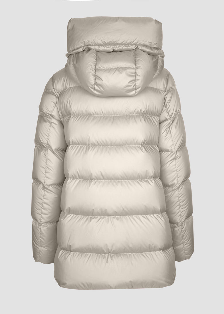 long jacket made of ultralight cocoon nylon with adjustable hood and stuffed with duck down