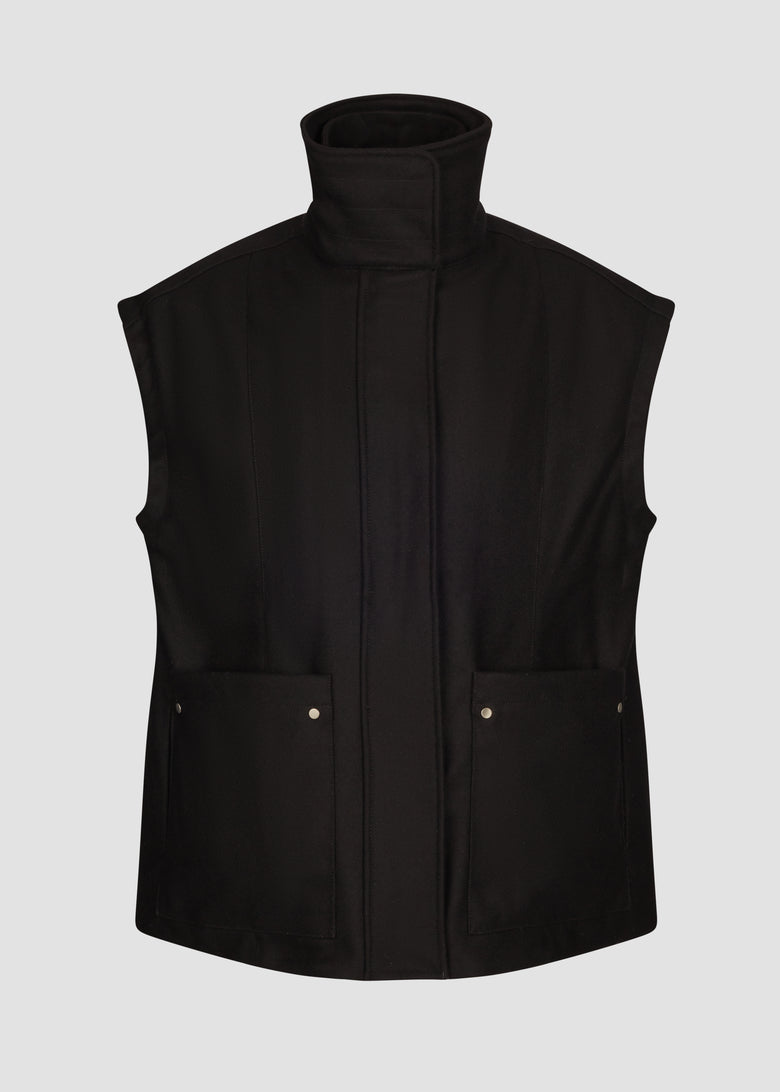 big pockets padded vest